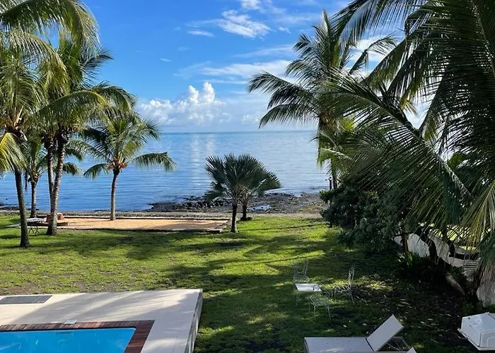 Canari Waterfront Villas