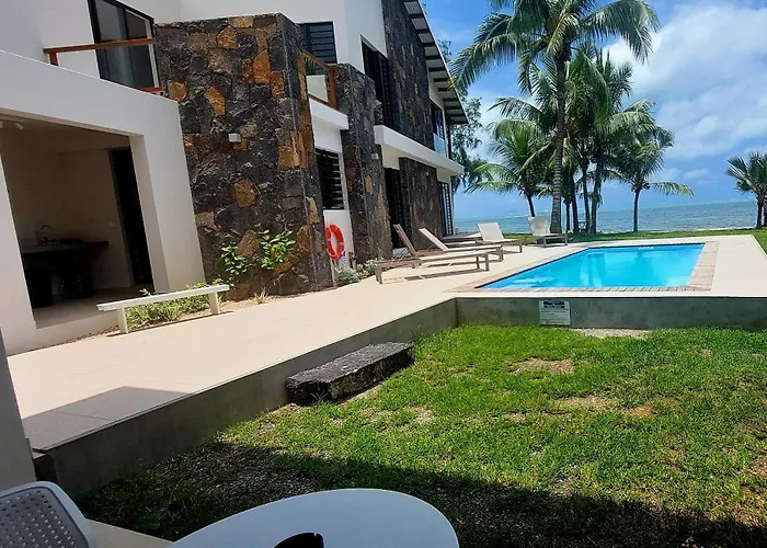 Canari Waterfront Villas