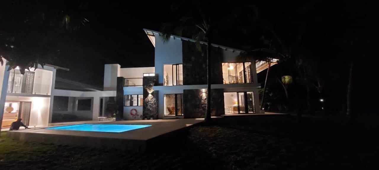 بيت ضيافة Canari Waterfront Roches Noires