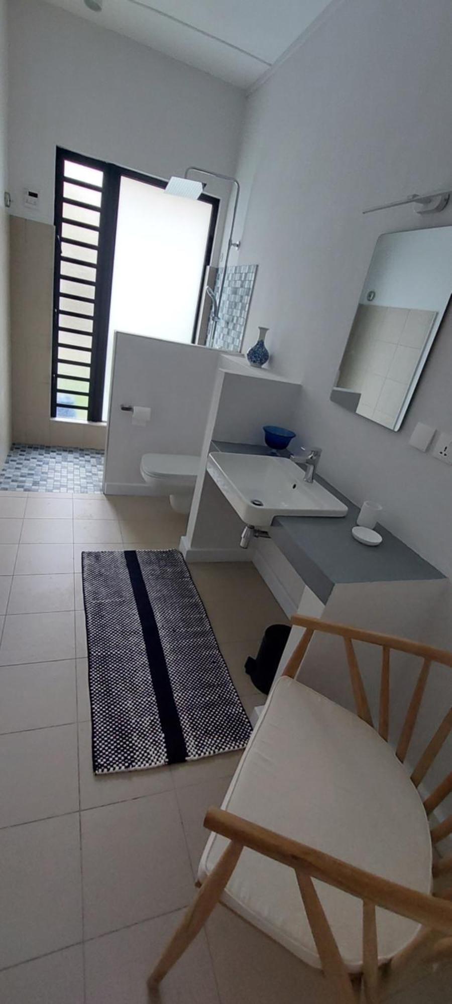 Canari Waterfront بيت ضيافة