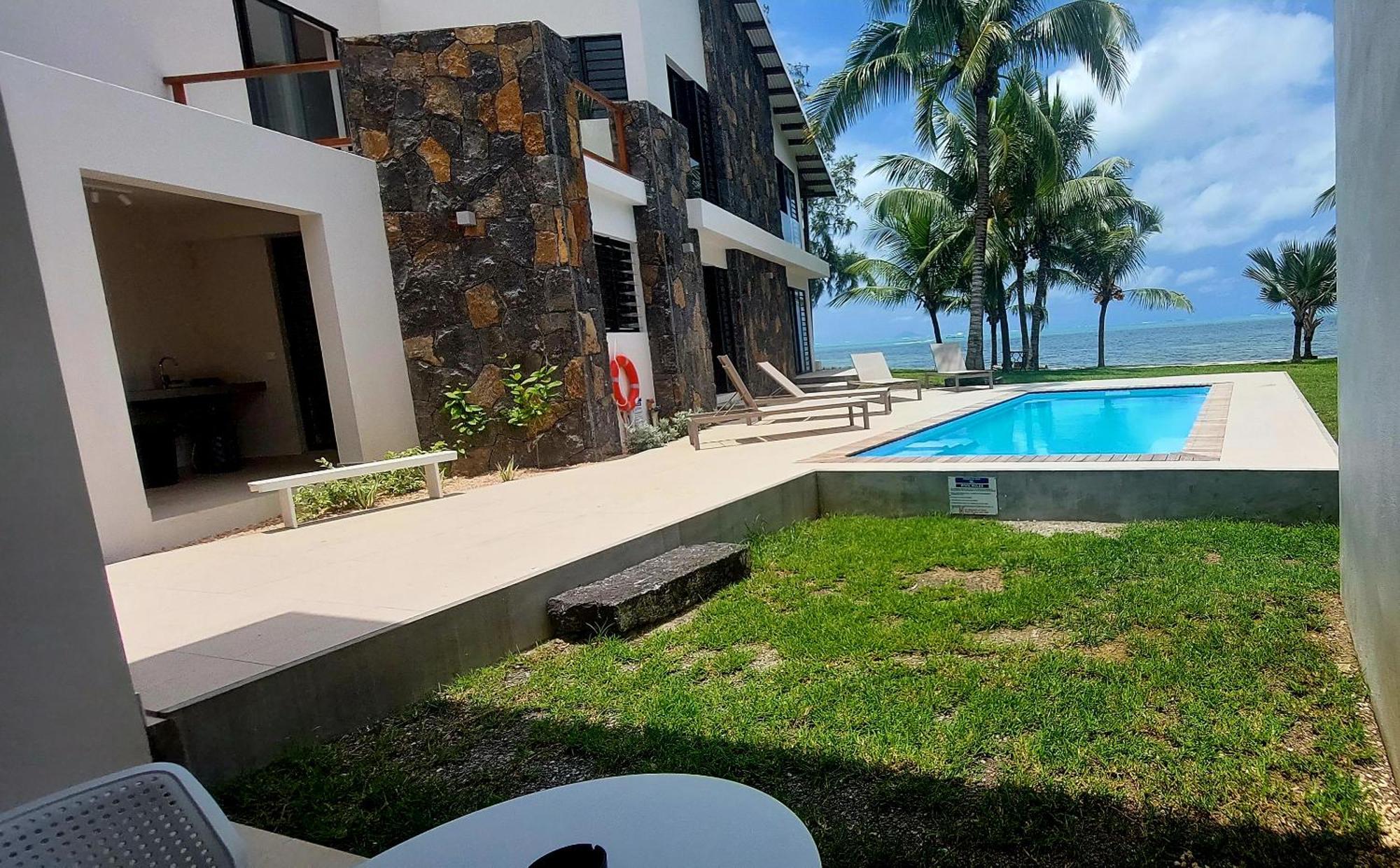 Canari Waterfront Guest house *